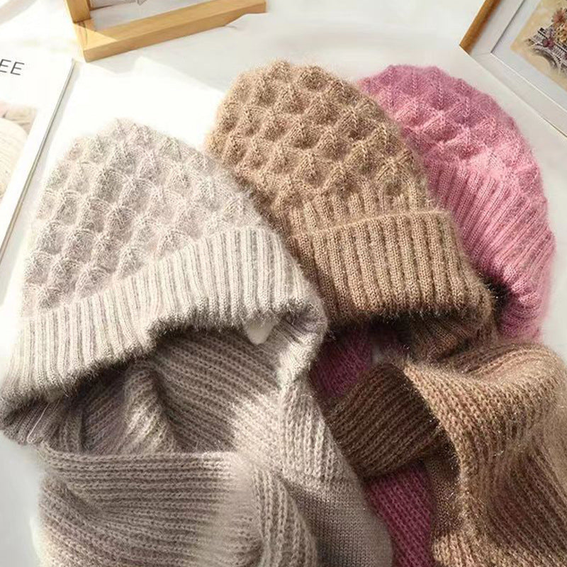 Windproof fleece-lined beanie and scarf with integrated ear protection