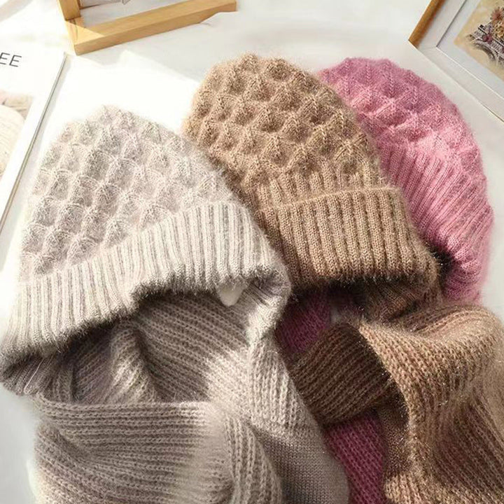 Windproof fleece-lined beanie and scarf with integrated ear protection