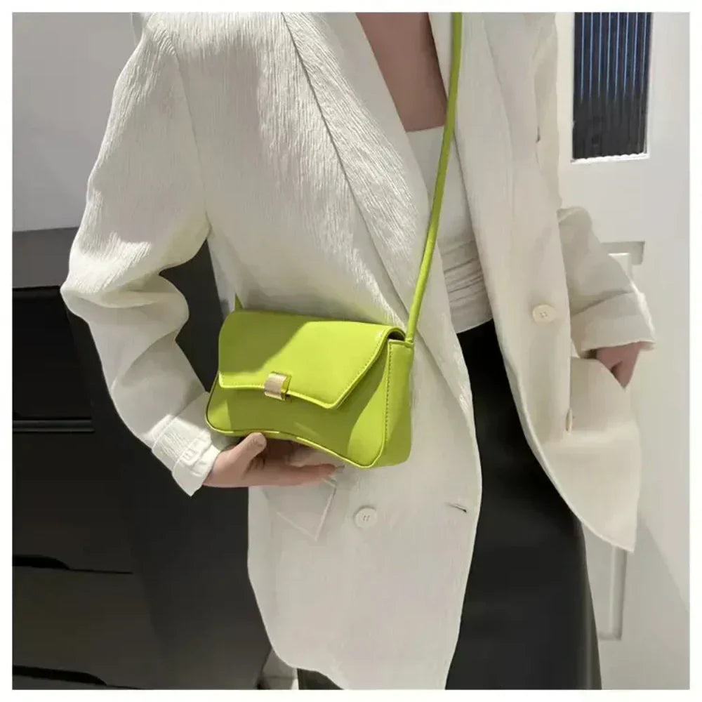 Daphne | Vintage Charm Crossbody Bag