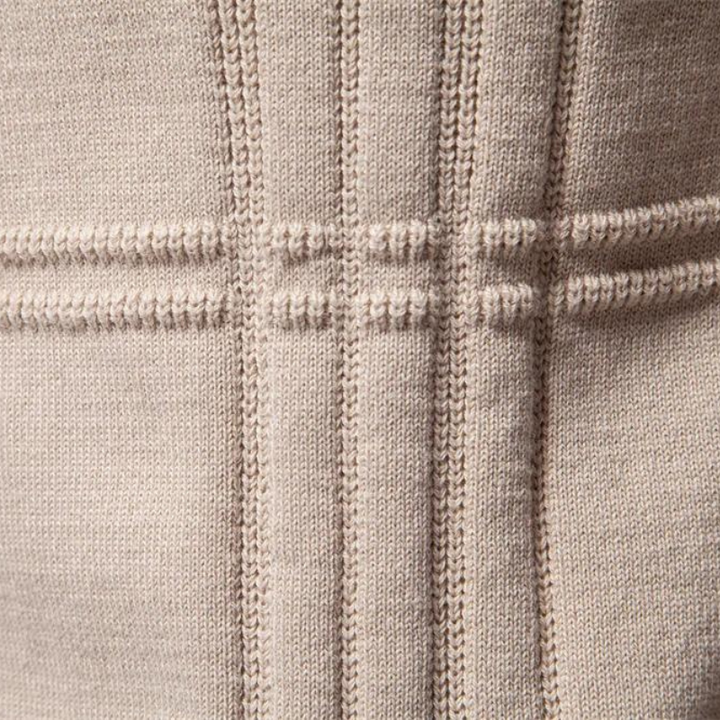 Leandro | Elegant Sweater for Men with Check Design