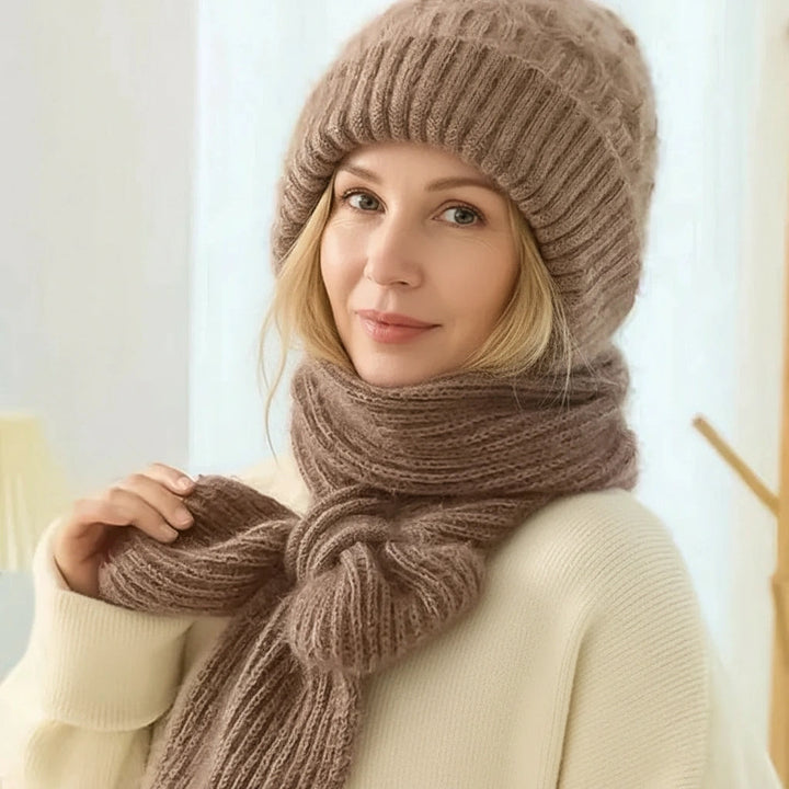 Windproof fleece-lined beanie and scarf with integrated ear protection